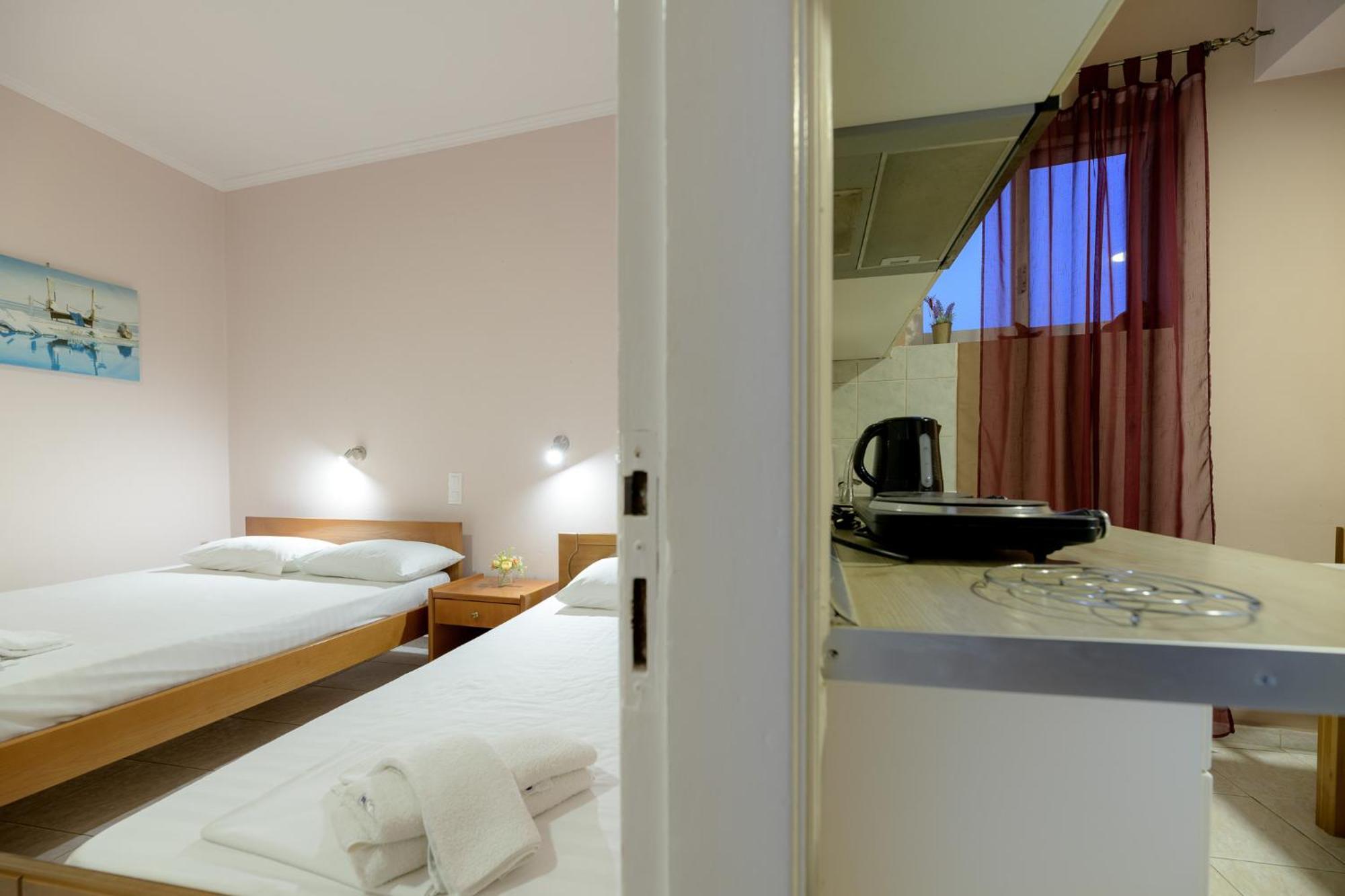 Anthi & Apartament Alykes (Zakynthos)