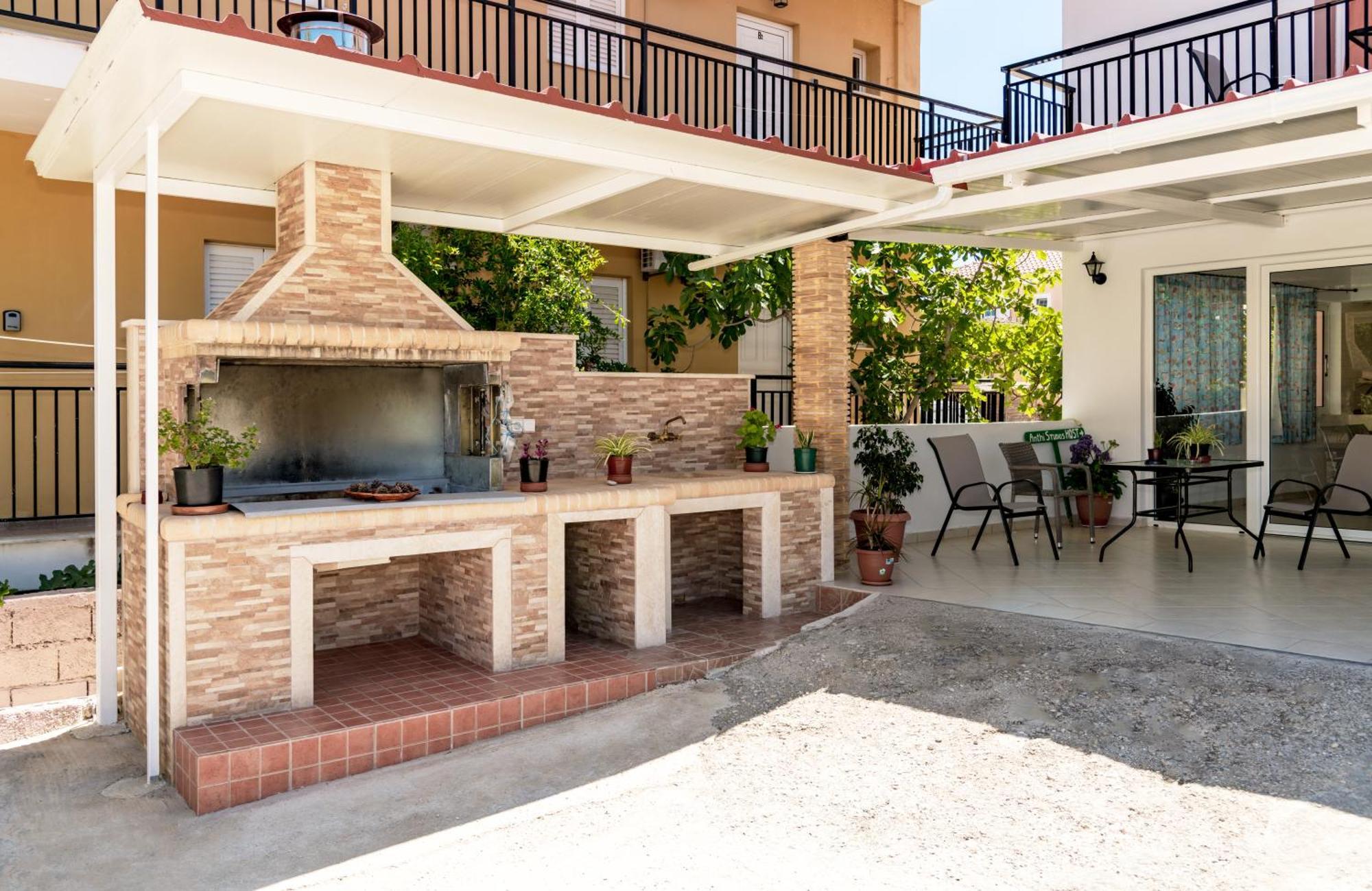 Anthi & Apartament Alykes (Zakynthos)